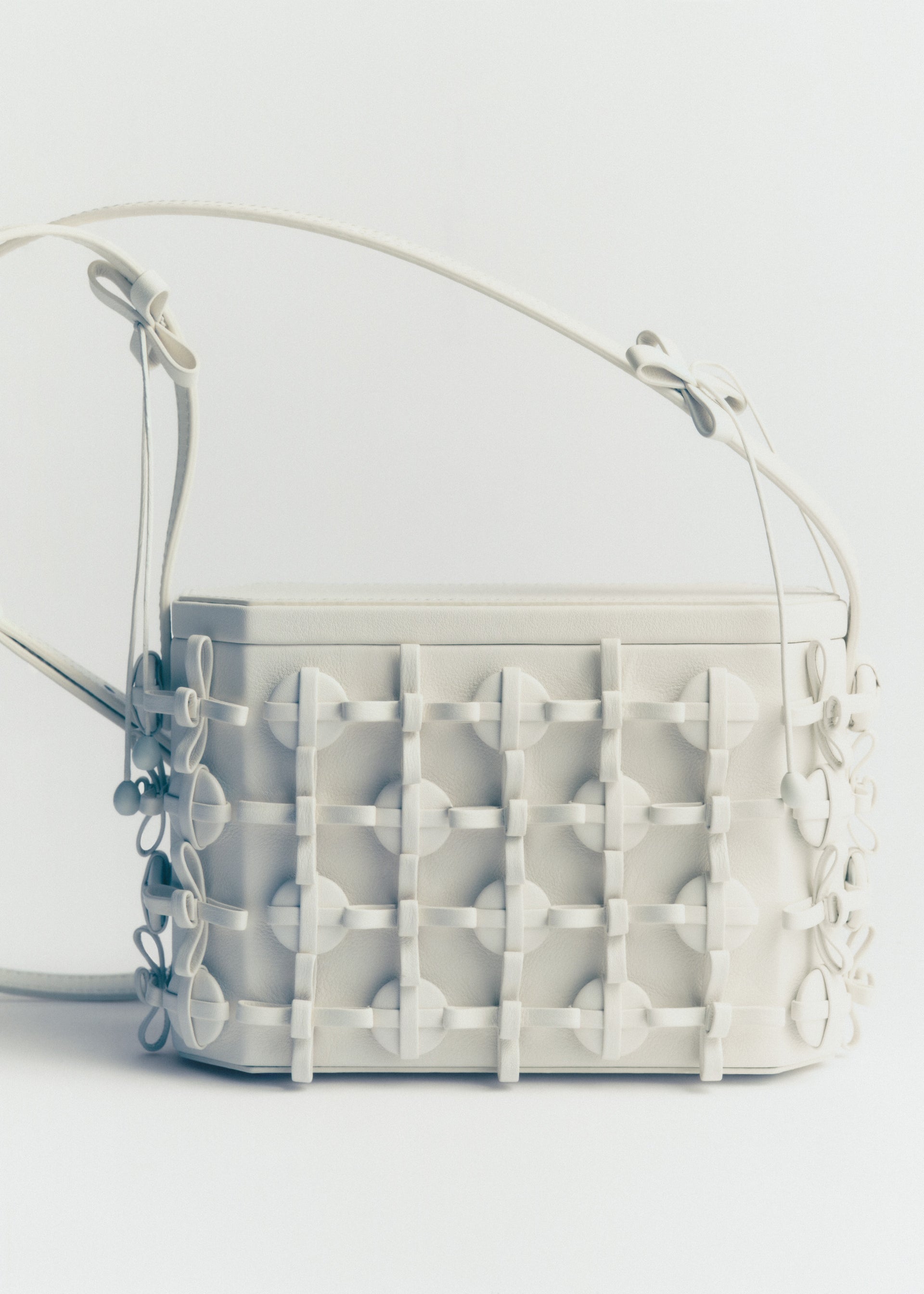 Button Bow Box - Porcelain