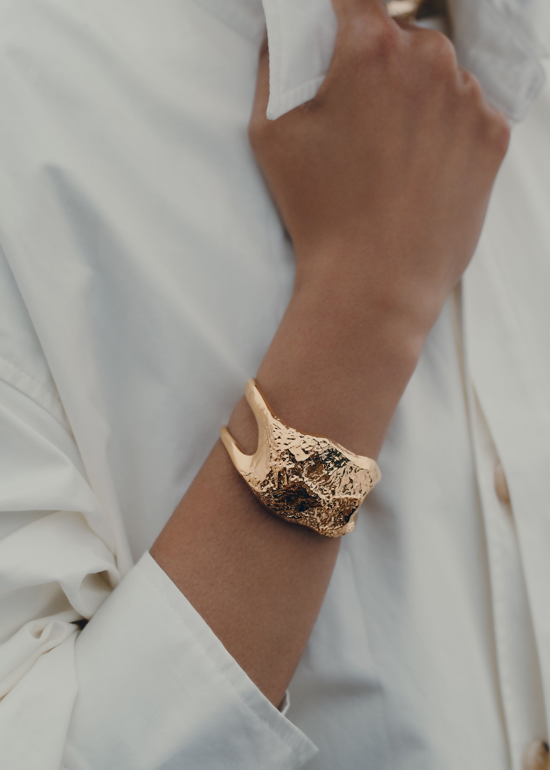 Eroz Cuff - 24 carat gold gilded