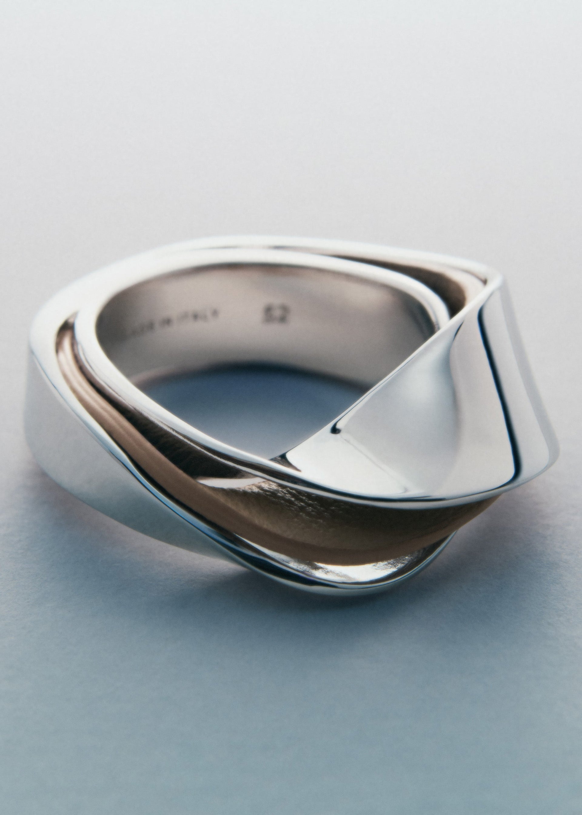 Ormé Ring - Silver in rhodium with Taupe Leather