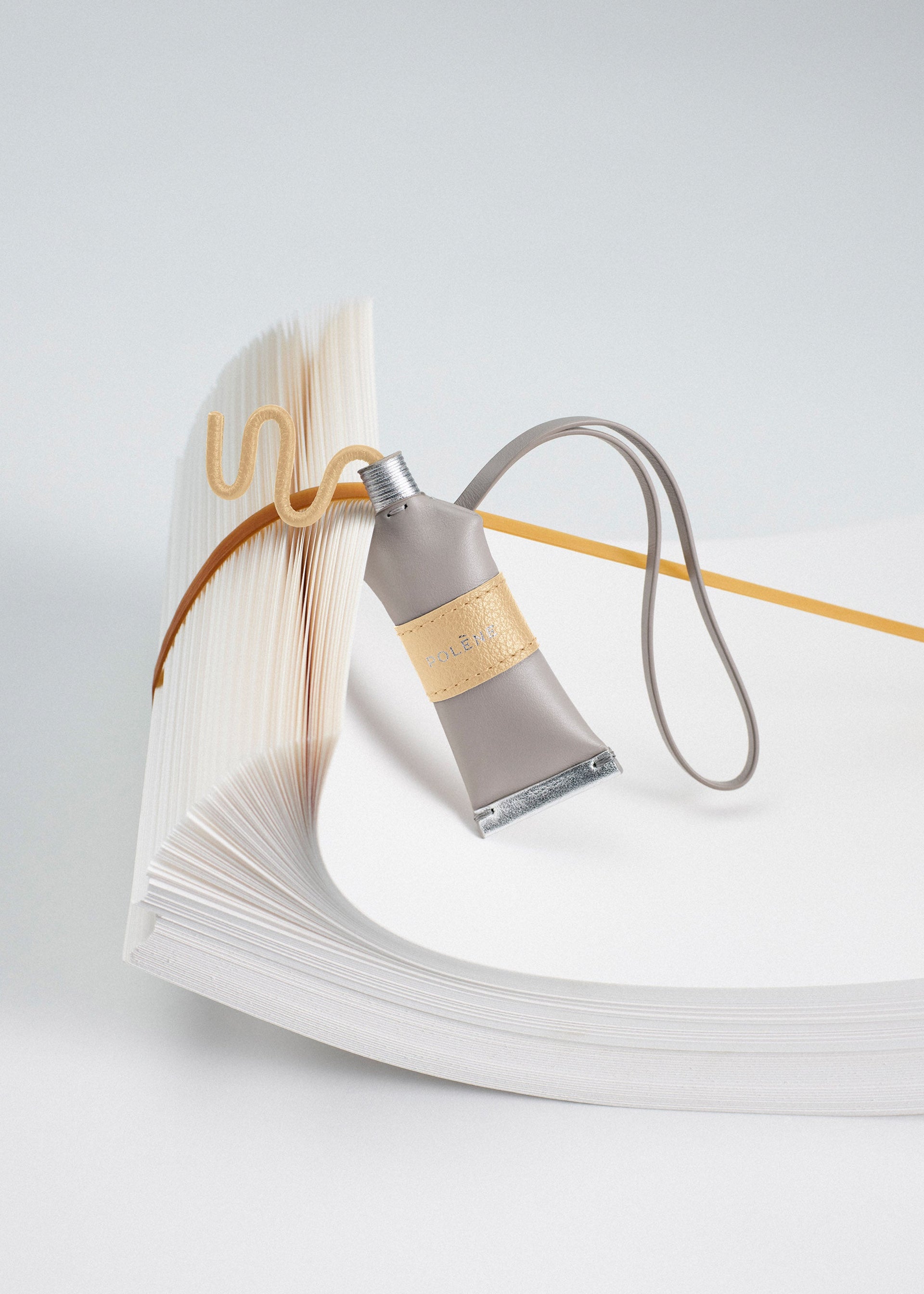 The Painter Charm - Oat