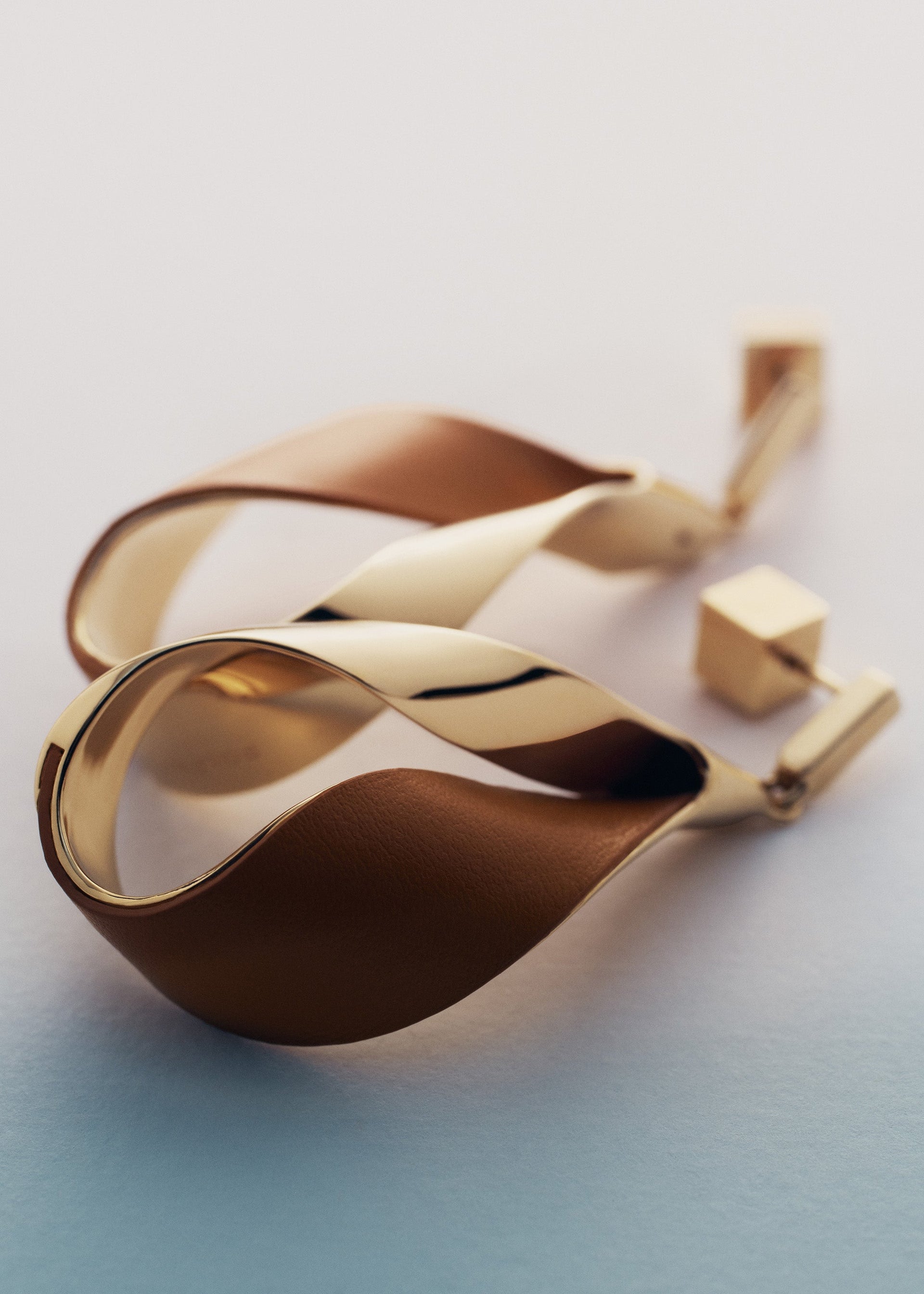 Ormé Pendant Earrings - Gold Gilded with Camel Leather