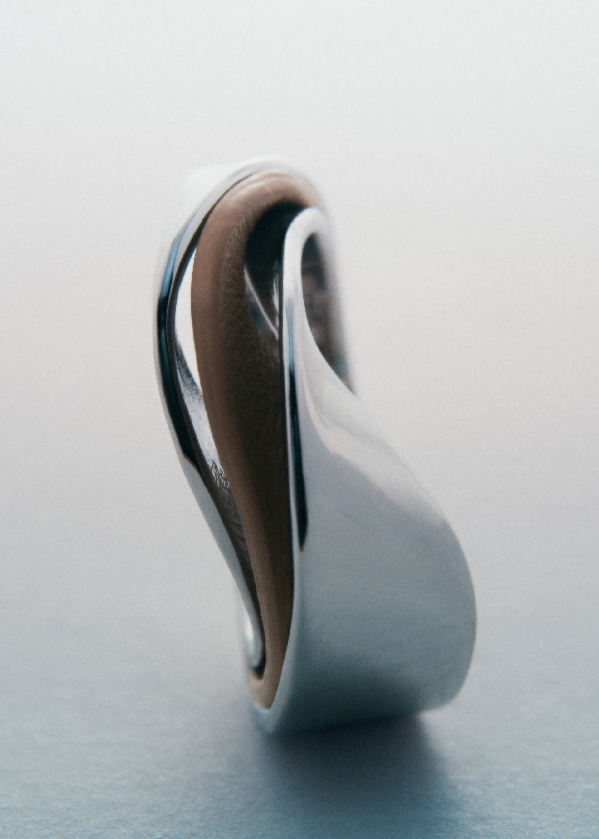 Ormé Ring - Silver in rhodium with Taupe Leather