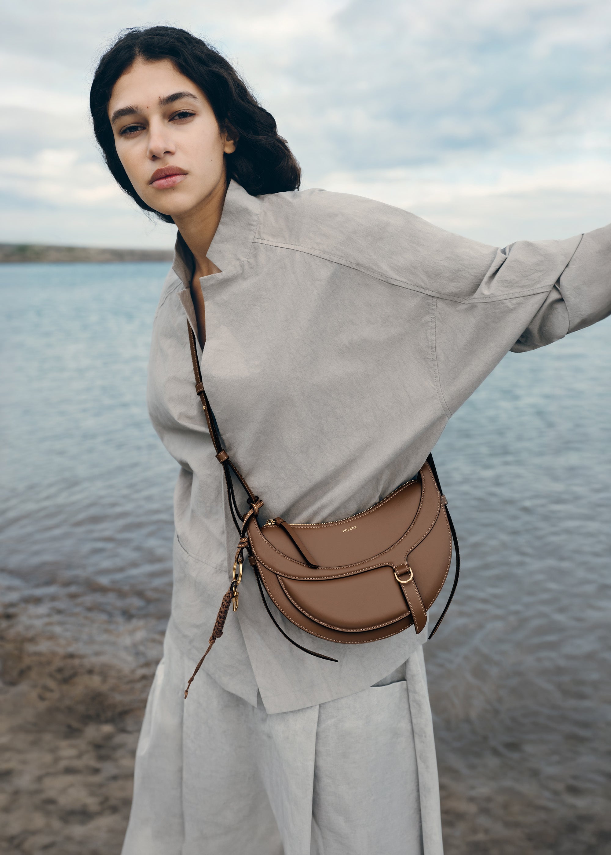 POLÈNE グレー カーフレザー ショルダーバッグ Polène I Bag - Numéro Dix - Galop Root – Polène EU