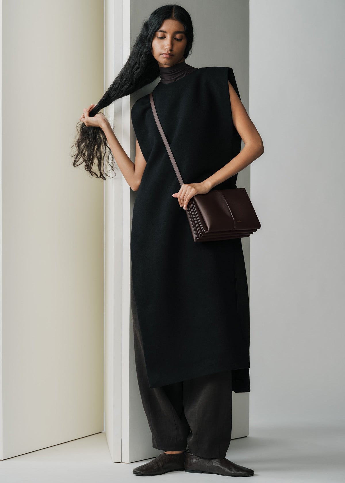 Boky - Textured Ebony
