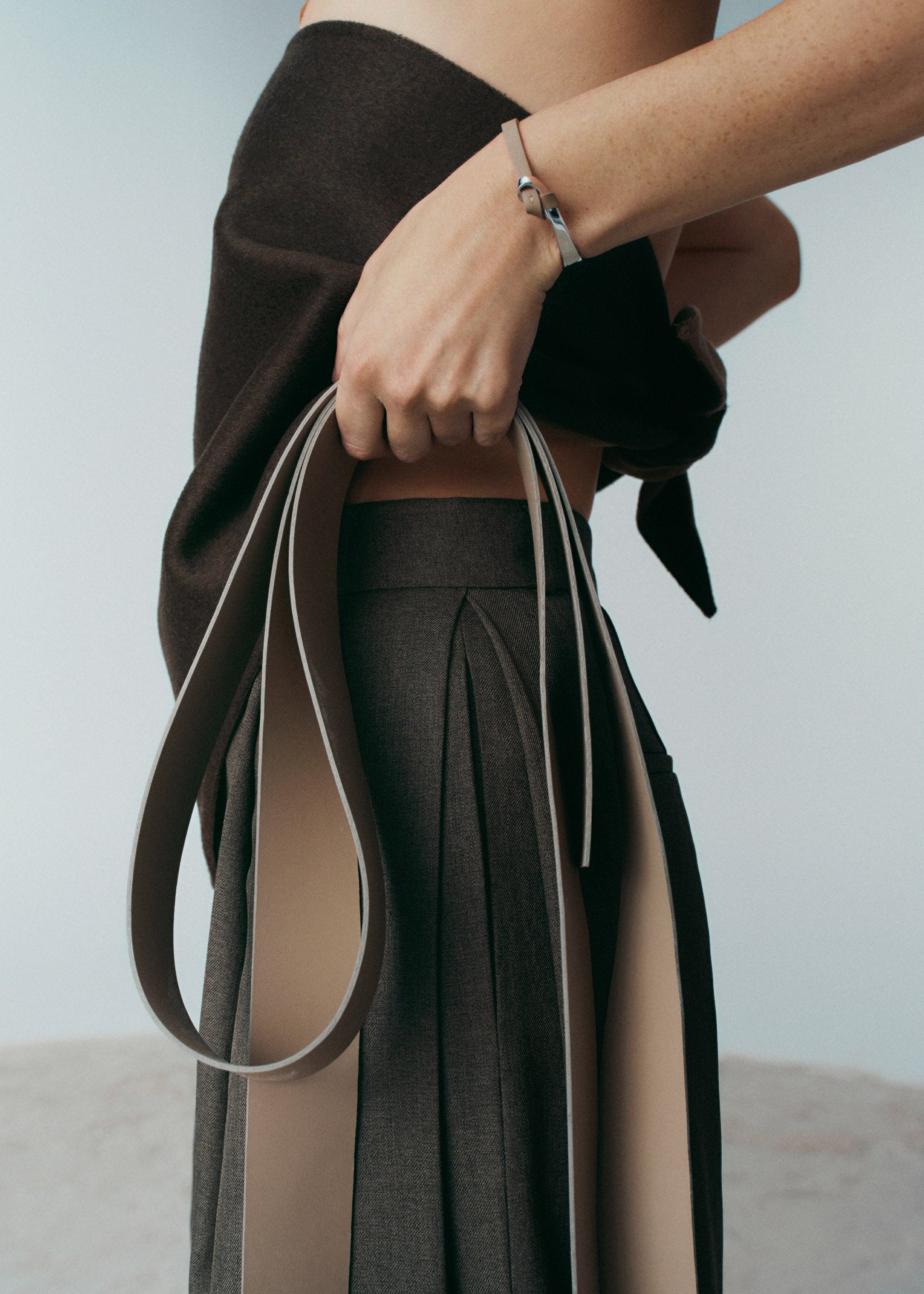 Ormé Bangle - Silver in rhodium with Taupe Leather