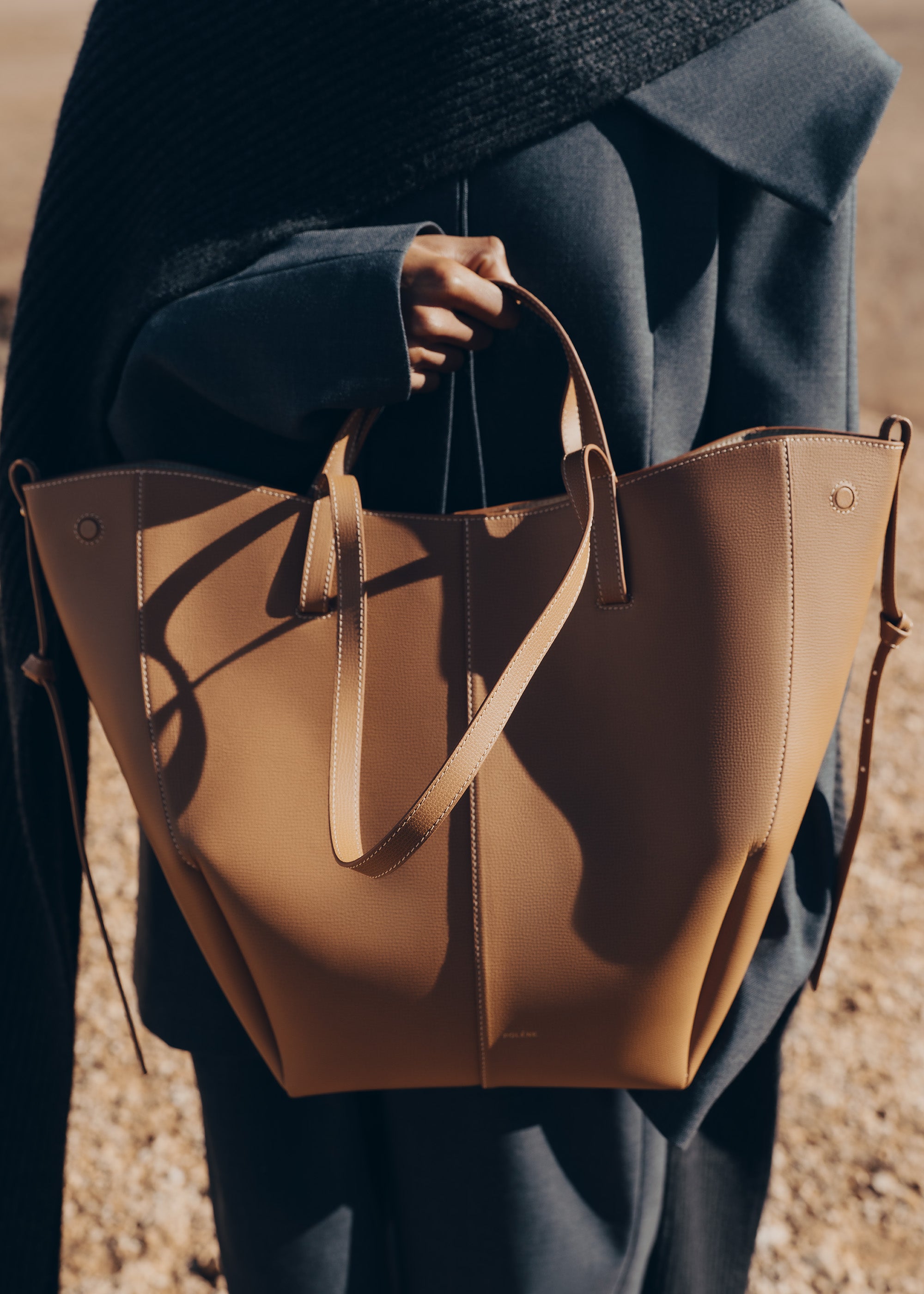 POLÈNE Cyme キャメル トートバッグ Polène | Bag - Cyme Tote - Textured Camel – Polène EU