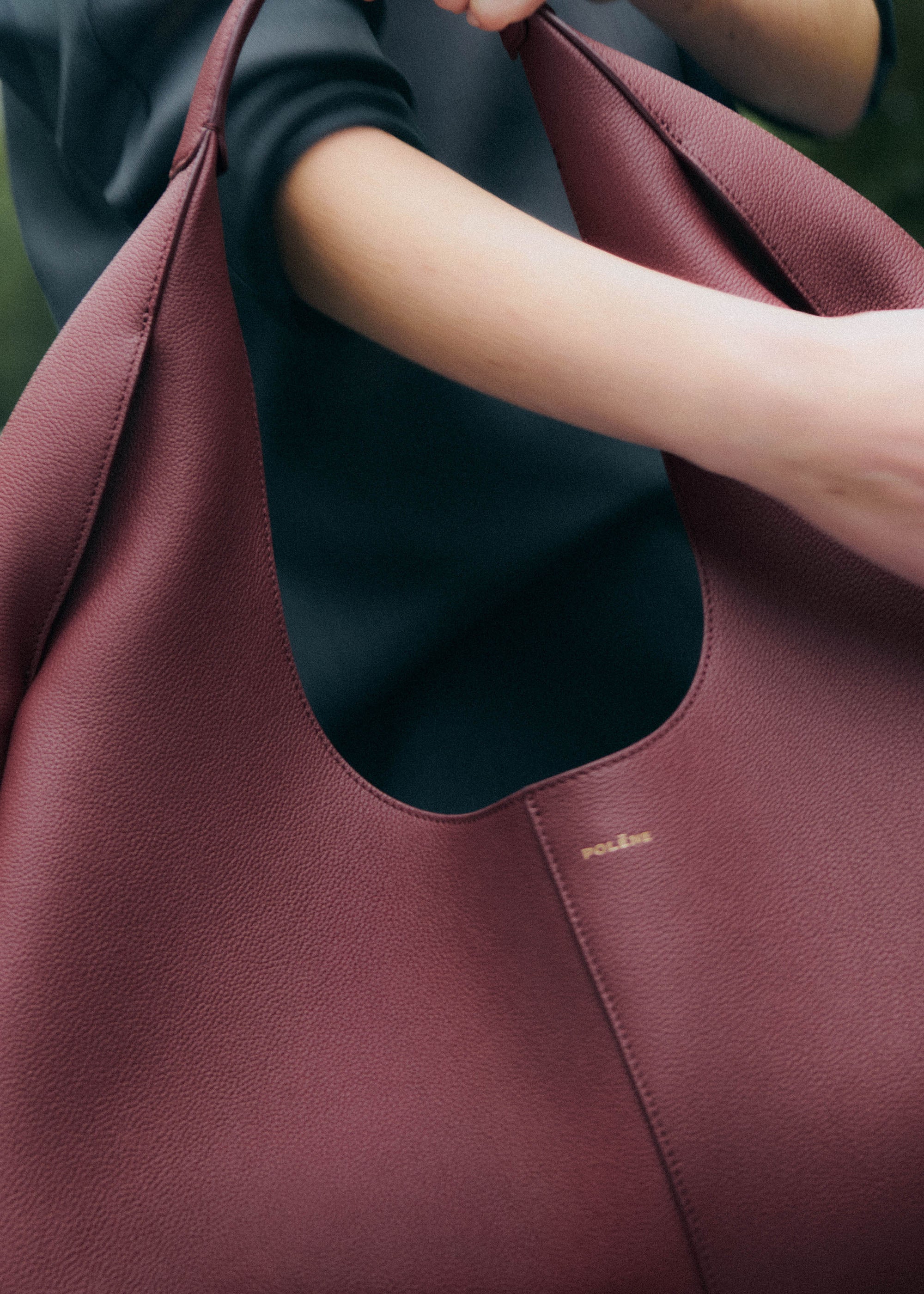 Polène | Bag - Shuldo - Textured Black Cherry – Polène EU