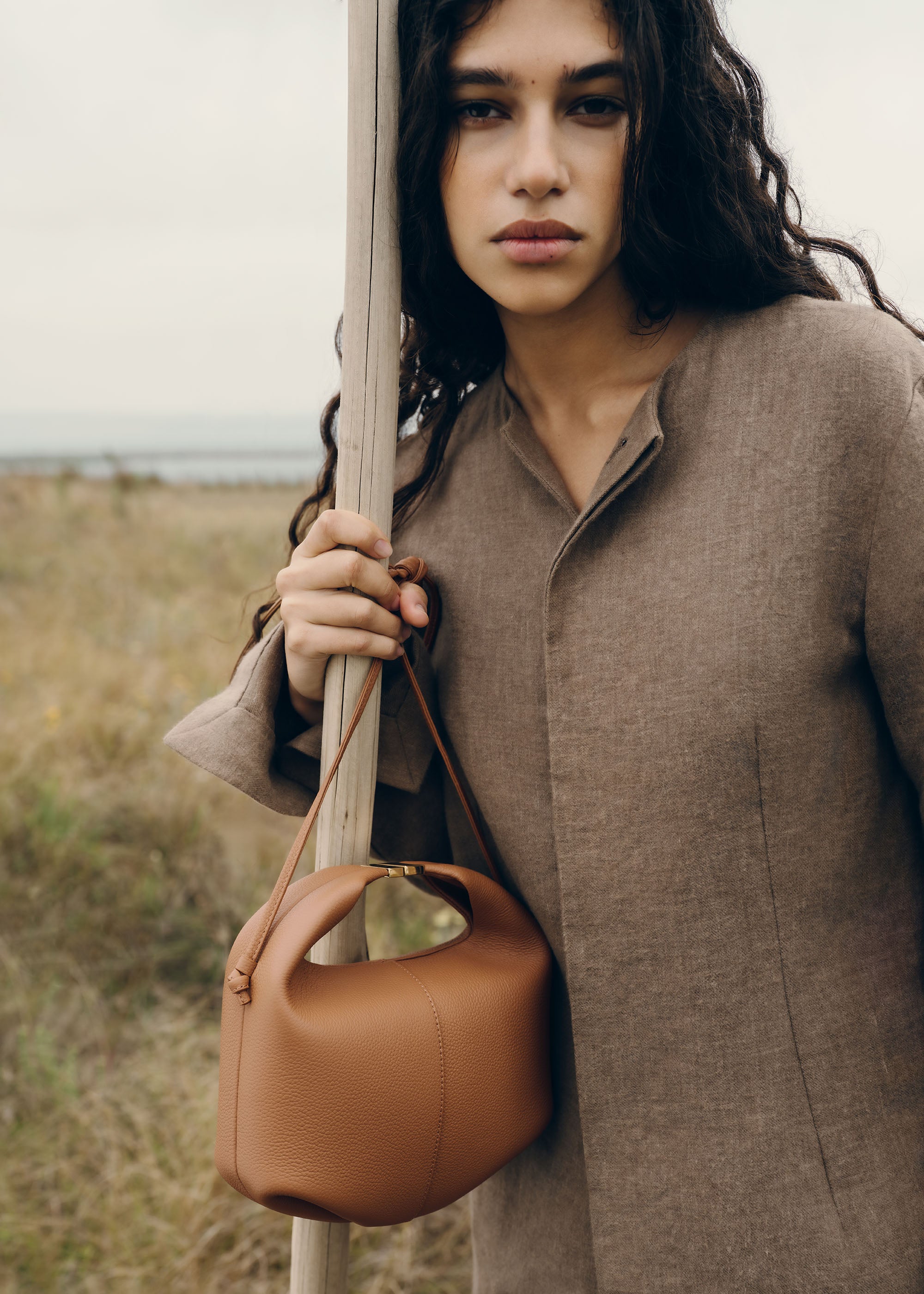 POLÈNE Beri ショルダーバッグ　キャメル Polène | Bag - Béri - Textured Camel – Polène EU