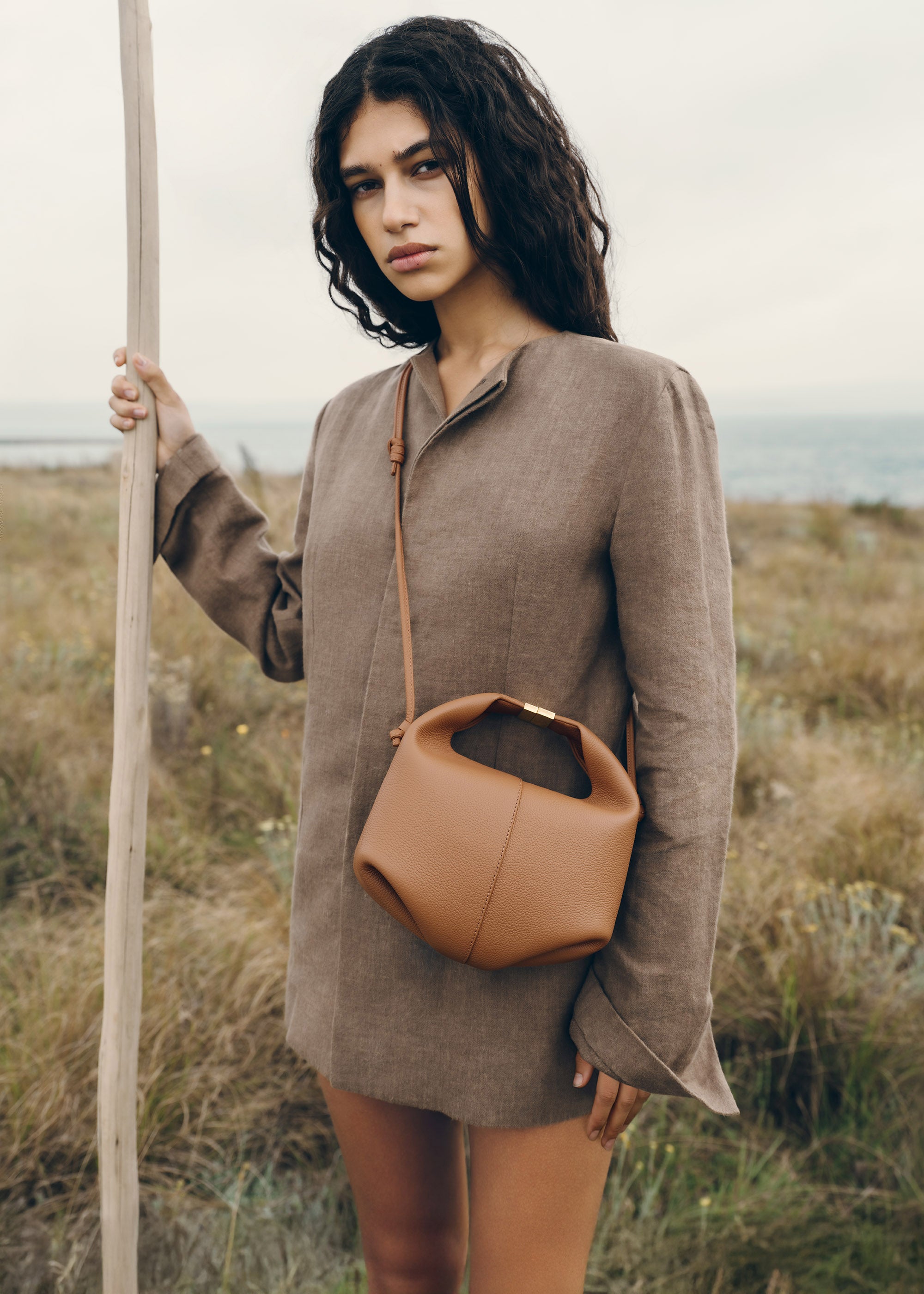 POLÈNE Béri グリーン ショルダーバッグ Polène | Bag - Béri - Textured Camel – Polène EU