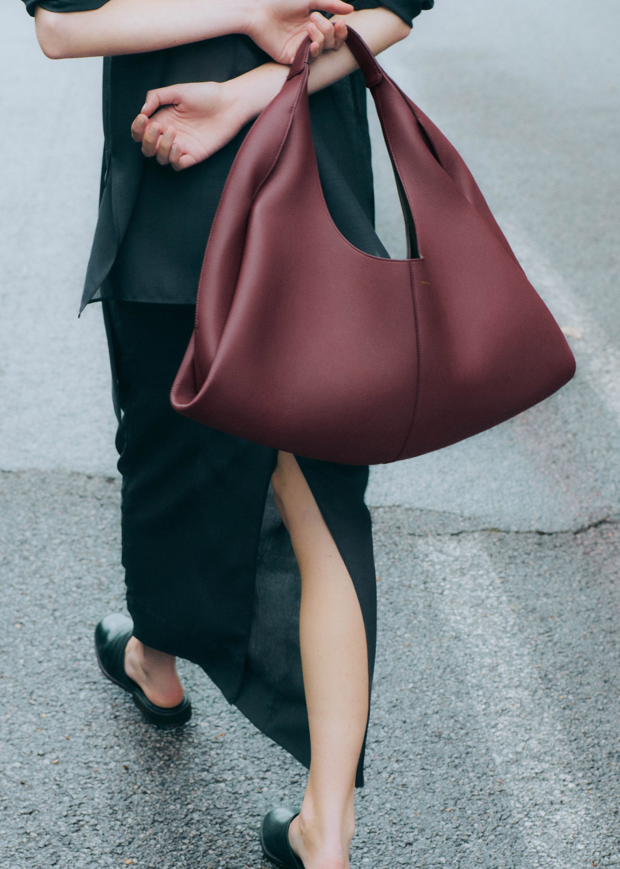Polène | Bag - Shuldo - Textured Black Cherry – Polène EU